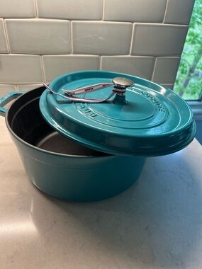 Staub | Cocotte Cast Iron Dutch Oven- Teal Enamel | 26cm 5.5QT NWOB